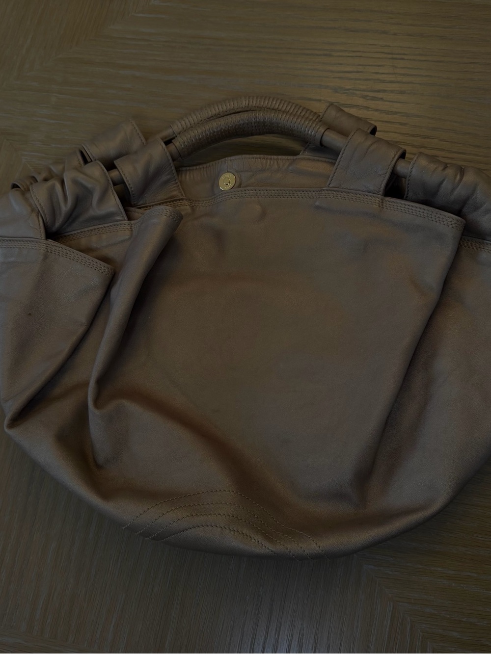 Loewe Taupe Leather Shoulder Bag with Embossed Anagram - Picture 3 of 12